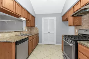 73 Timberspire Ln, The Woodlands, TX 77380 - Photo 10