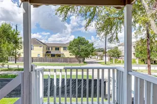 447 W 22nd St, Houston, TX 77008 - Photo 4