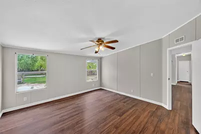 9623 Meadowvine Drive, Houston, TX 77044 - Photo 14