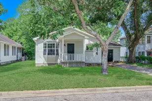 834 Live Oak St, Columbus, TX 78934 - Photo 2