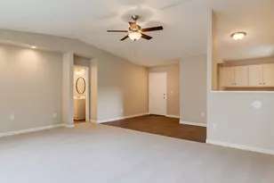 834 Live Oak St, Columbus, TX 78934 - Photo 4