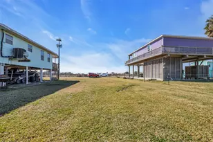 1048 N Crystal Beach Rd, Port Bolivar, TX 77650 - Photo 6
