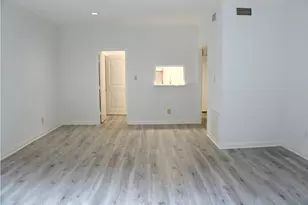 2425 Underwood St, Houston, TX 77030 - Photo 2