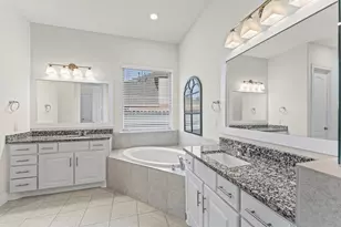 6126 Garden Lakes Ln, Sugar Land, TX 77479 - Photo 10