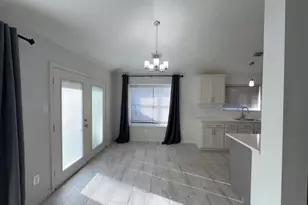 218 Bedford Ln, Conroe, TX 77303 - Photo 10