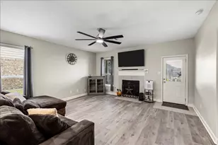 7820 Quartz Ln, Texas City, TX 77591 - Photo 10