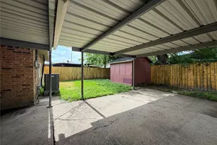 8842 Barton St, Houston, TX 77075 - Photo 16