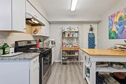 8010 Meadowbrook Drive, Hitchcock, TX 77563 - Photo 8