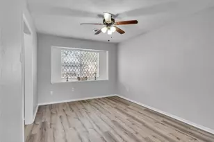2305 Peach Ln, Pasadena, TX 77502 - Photo 6