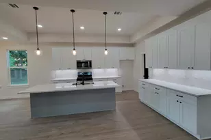 7438 Stephanie Dr, Deer Park, TX 77536 - Photo 2