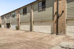 9850 Pagewood Ln, Houston, TX 77042 - Photo 10