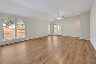2926 Grand Hawthorne Rd, Conroe, TX 77385 - Photo 12