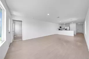 10708 Lavender Cotton Ln, Houston, TX 77016 - Photo 2