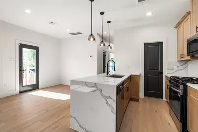 5321 Rue Street, Houston, TX 77033 - Photo 8