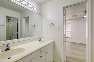 7442 Tall Pines Dr, Houston, TX 77088 - Photo 12