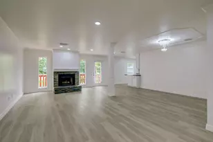 7442 Tall Pines Dr, Houston, TX 77088 - Photo 2