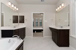 32236 Highwood Grn Ln, Conroe, TX 77385 - Photo 24