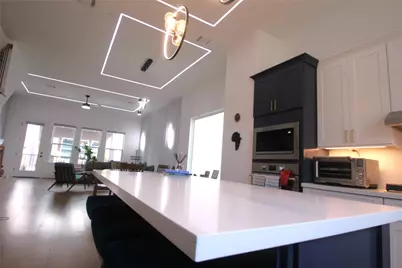 861 Fisher Street #E, Houston, TX 77018 - Photo 4