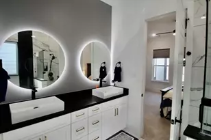 861 Fisher St, Houston, TX 77018 - Photo 8