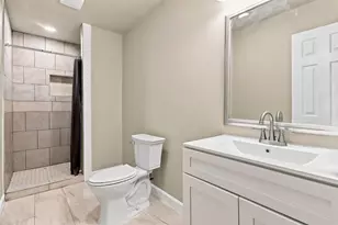 10810 Evangeline Dr, Houston, TX 77013 - Photo 22