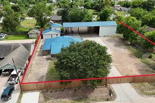 10810 Evangeline Dr, Houston, TX 77013 - Photo 2