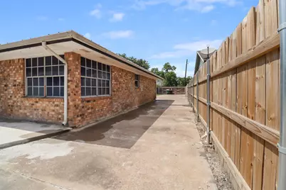 10810 Evangeline Drive, Houston, TX 77013 - Photo 18