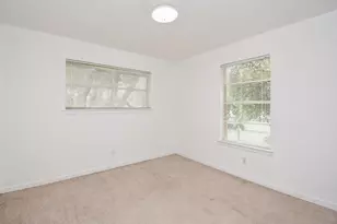 5542 Holly St, Houston, TX 77081 - Photo 26