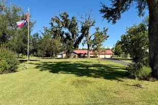 1231 County Rd 201A, Angleton, TX 77515 - Photo 4