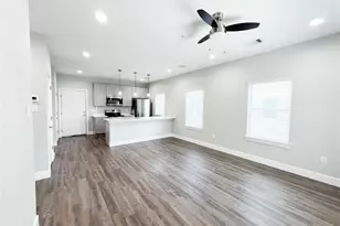 144 W 5th St, Kemah, TX 77565 - Photo 10