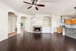 2719 Riverhollow Ln, Sugar Land, TX 77479 - Photo 4