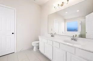 2719 Riverhollow Ln, Sugar Land, TX 77479 - Photo 2