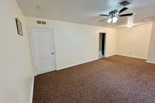 5806 Beldart St, Houston, TX 77033 - Photo 8