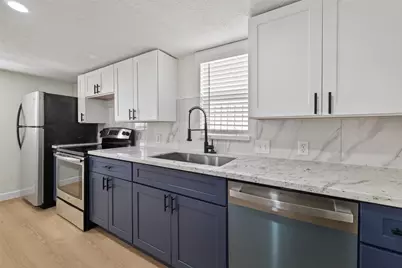 2118 Webster #3, Houston, TX 77003 - Photo 6