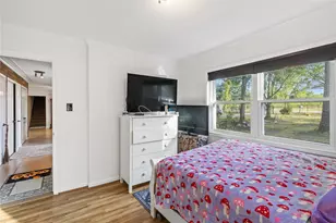 1014 E Canal Rd, Highlands, TX 77562 - Photo 10