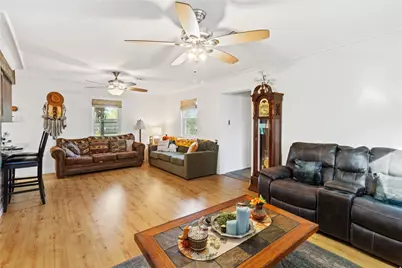 1014 E Canal Road, Highlands, TX 77562 - Photo 18