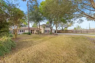 1014 E Canal Rd, Highlands, TX 77562 - Photo 4