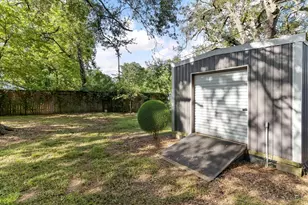 232 Laurel St, Lake Jackson, TX 77566 - Photo 20