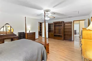 232 Laurel St, Lake Jackson, TX 77566 - Photo 14