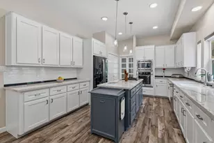 11714 Creek View Ln, Conroe, TX 77385 - Photo 12