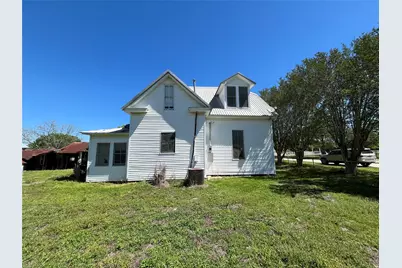223 Walnut Street, New Ulm, TX 78950 - Photo 2