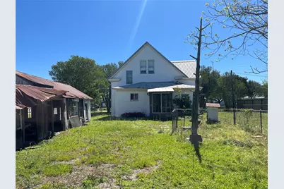 223 Walnut Street, New Ulm, TX 78950 - Photo 4