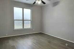 880 Tully Rd, Houston, TX 77079 - Photo 20