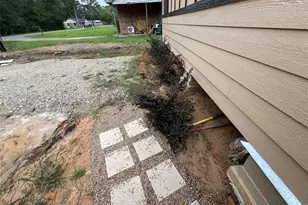 907 Daniel, Cleveland, TX 77327 - Photo 8