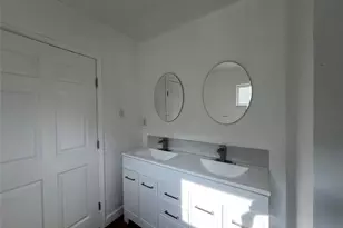 907 Daniel, Cleveland, TX 77327 - Photo 34