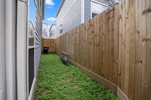 3209 Chenevert St, Houston, TX 77004 - Photo 32