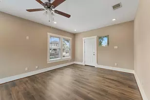 1107 Melbourne St, Houston, TX 77022 - Photo 14