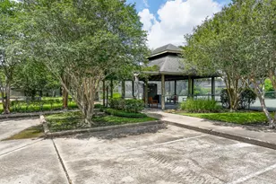 9243 Westwood Village Dr, Houston, TX 77036 - Photo 36