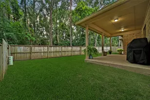 118 Magnolia Grove Ln, Conroe, TX 77384 - Photo 2