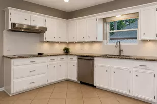6611 Chancellor Dr, Spring, TX 77379 - Photo 6