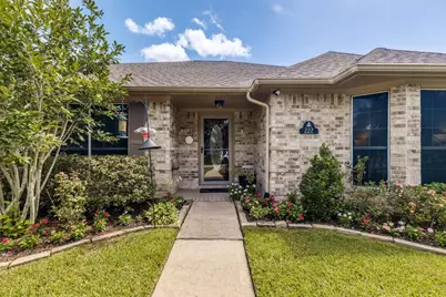 222 Willowood Drive, League City, TX 77573 - Photo 2